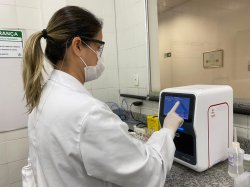 Instituto Adolfo Lutz habilita laboratório da Santa Casa de Santos como referência para diagnóstico da Covid-19 por RT-PCR